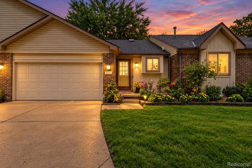 20473 Longwood Dr, Clinton Township, MI, 48038-4420 | Card Image