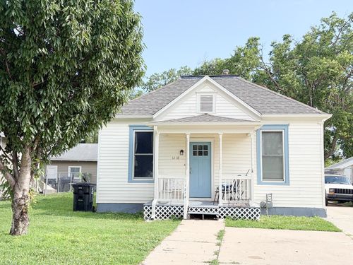 1218 E Iron Ave, Salina, KS, 67401-3012 | Card Image
