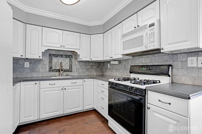 22 Colleen Ct, Townhouse with 2 bedrooms, 3 bathrooms and null parking in Kendall Park NJ | Image 17
