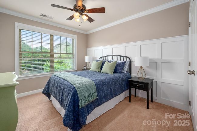 Bedroom #4 with accent wall | Image 34