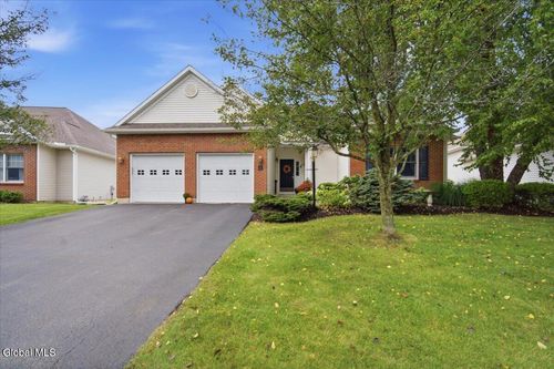11 Conway Cir, Albany, NY, 12211-2648 | Card Image