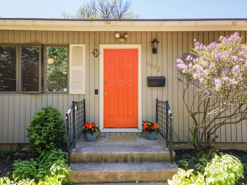 2002 Rae Ln, MADISON, WI, 53711-4133 | Card Image
