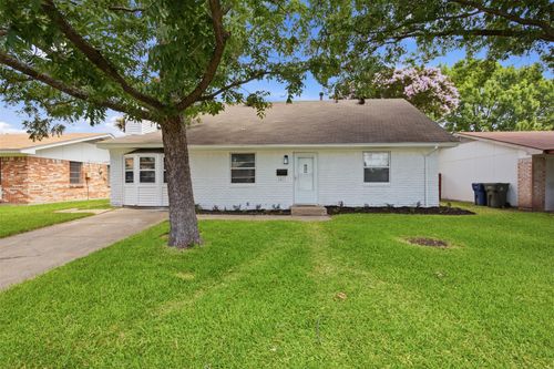 1217 Rosewood Hills Dr, Garland, TX, 75040-5836 | Card Image