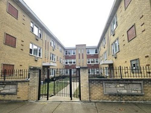1s-3201 W Berwyn Ave, Chicago, IL, 60625-4731 | Card Image