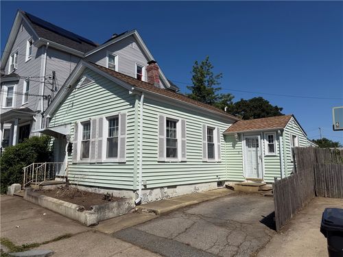 5 Brown St, Pawtucket, RI, 02860-3701 | Card Image