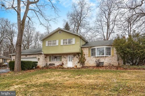 302 Robin Hood Rd, DILLSBURG, PA, 17019-9451 | Card Image