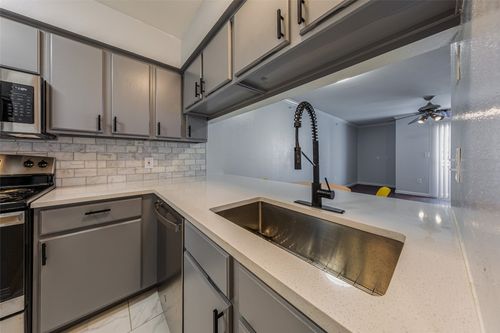 apt-103-501 W 26th St, Austin, TX, 78705-4579 | Card Image
