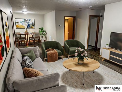 614 Maple St, Louisville, NE, 68037-6023 | Card Image