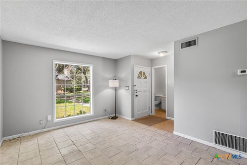 109 Westwood St, Victoria, TX, 77901-4537 | Card Image