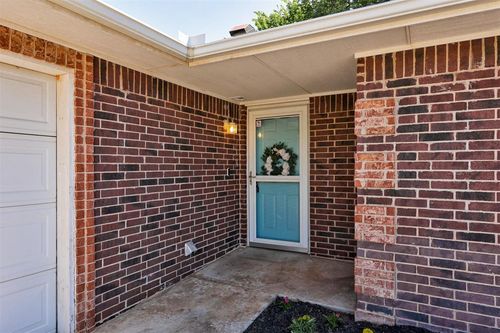 424 Victory Rd, Edmond, OK, 73003-6502 | Card Image
