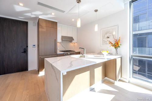 apt-11i-33-66 Farrington St, Flushing, NY, 11354-2545 | Card Image