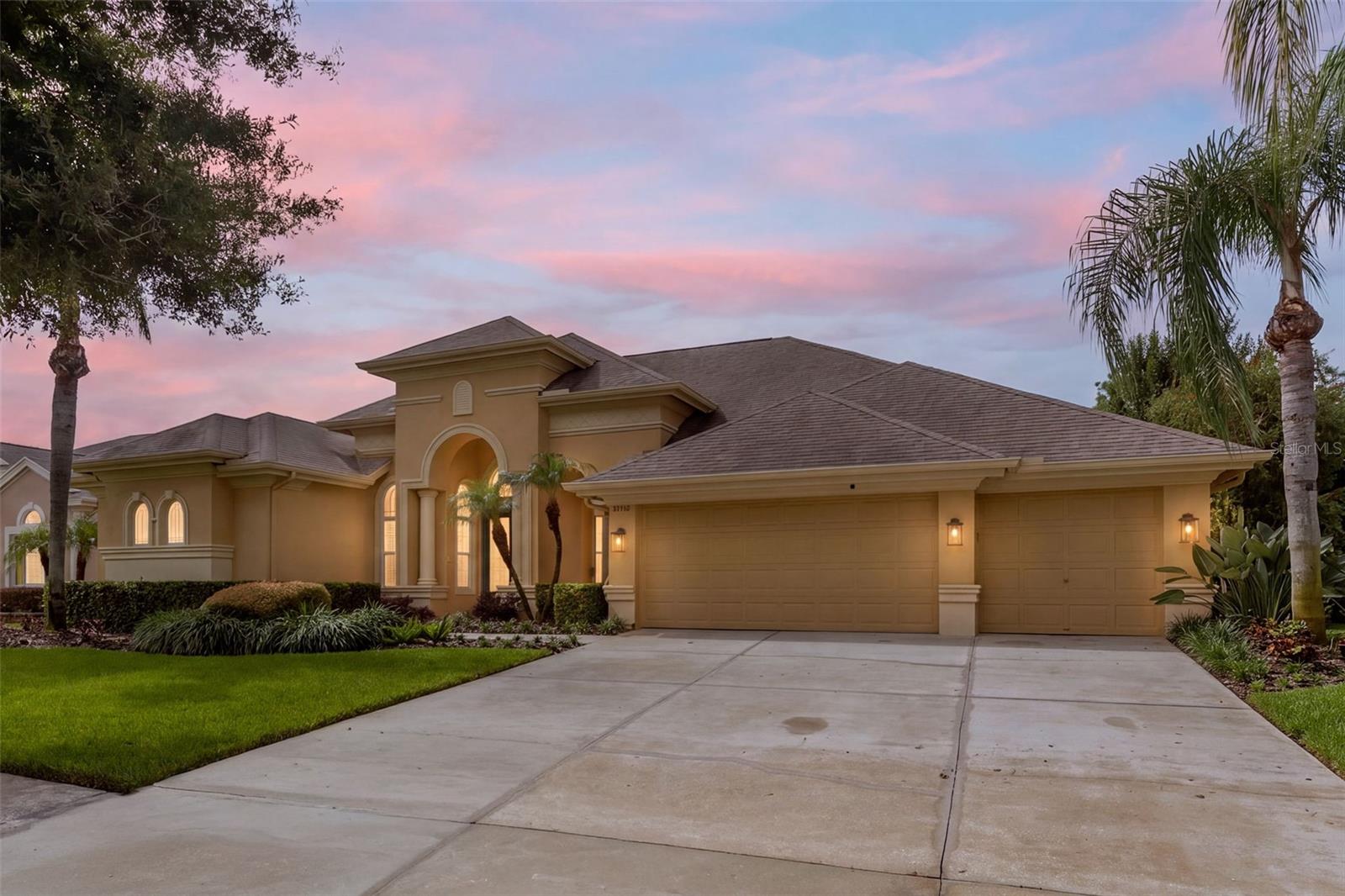 Residential in LAND O LAKES 2