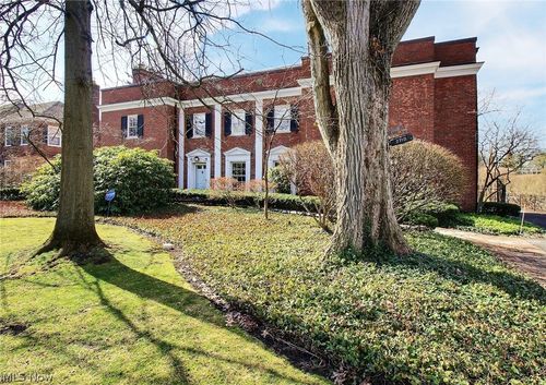 2710 Chesterton Rd, Shaker Heights, OH, 44122-1805 | Card Image