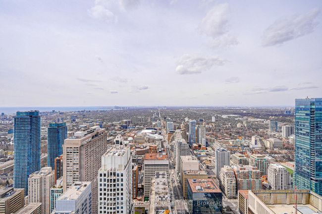 6108 - 1 Bloor St E, Condo with 2 bedrooms, 2 bathrooms and 1 parking in Toronto ON | Image 38