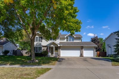 4763 Fieldstone Drive, Home with 3 bedrooms, 2 bathrooms and null parking in West Des Moines IA | Image 2