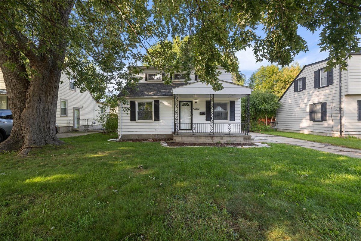 Revere St, Saint Clair Shores, MI 48080