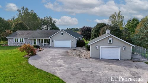 222 Sherman Blvd, Kent City, MI, 49330-9604 | Card Image