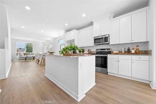 unit-1-9423 Sepulveda Blvd, North Hills, CA, 91343-2174 | Card Image