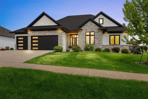 1352 Ava Cir, Iowa City, IA, 52246-2312 | Card Image