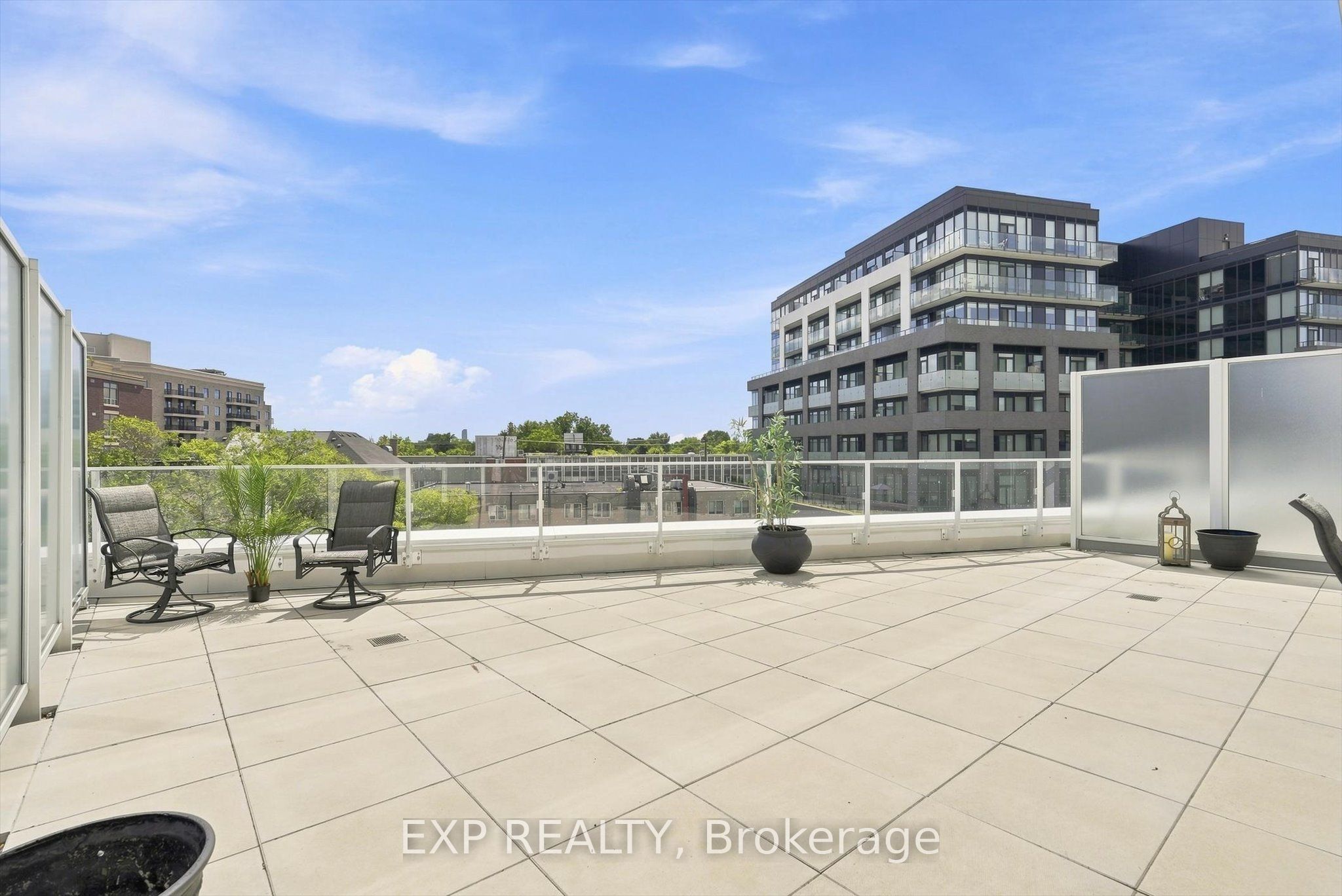Residential Lease in Toronto W08 4