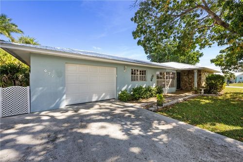 477 Se Seabreeze Ln, Port St. Lucie, FL, 34983-2262 | Card Image