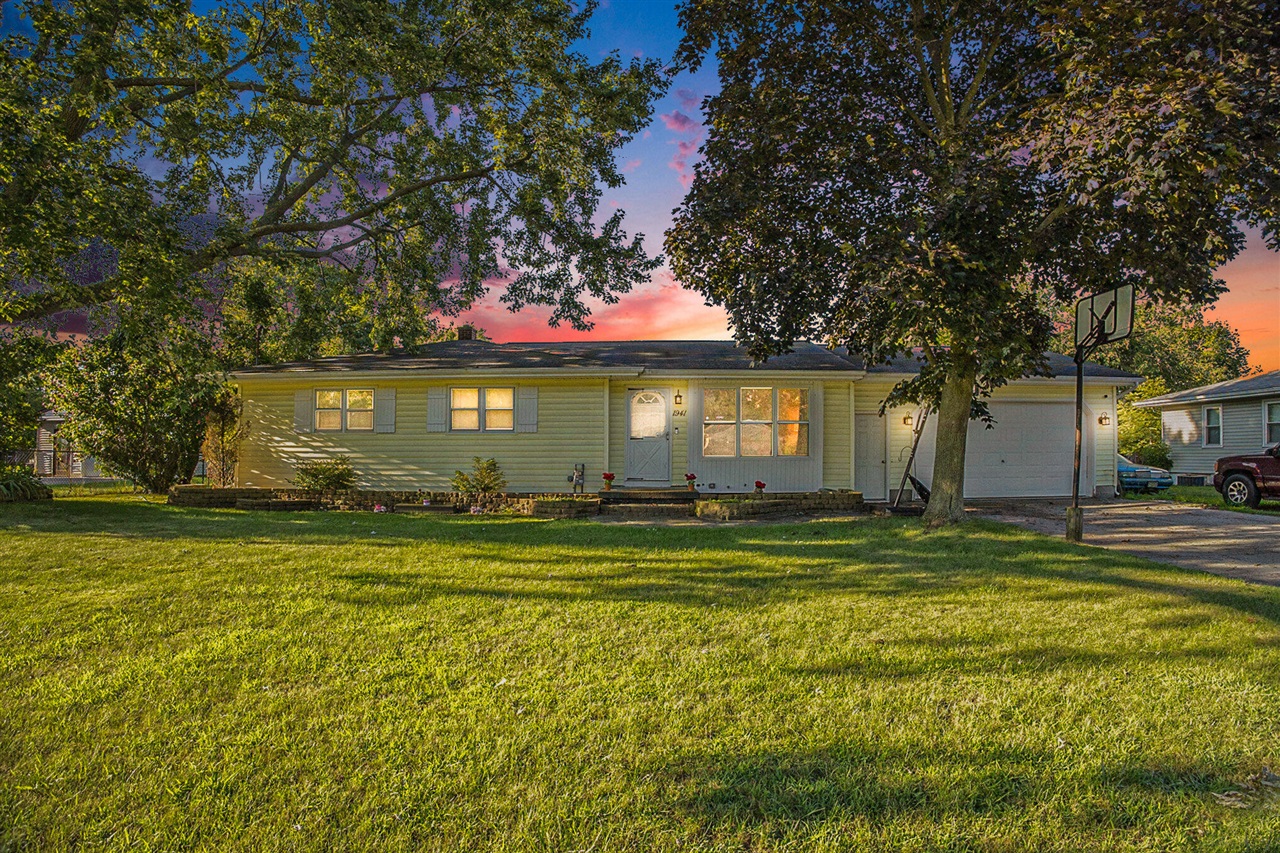Arbor Ave, Norton Shores, MI 49441