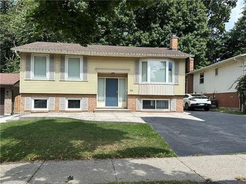 b-36 Inglewood Crt, Grimsby, ON, L3M4S2 | Card Image