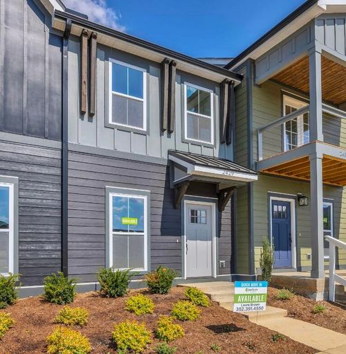 2429 E 17th St, Chattanooga, TN, 37404-5337 | Card Image