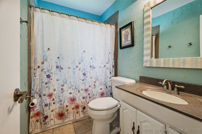 300 Se Waverly Ave, House other with 3 bedrooms, 1 bathrooms and null parking in Bartlesville OK | Image 18