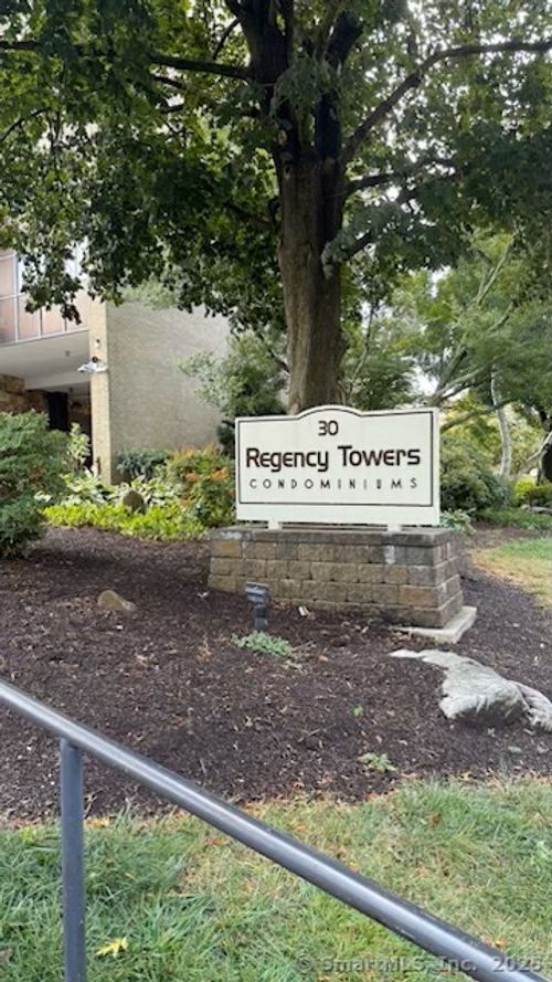 apt-4g-30 Woodland St, Hartford, CT, 06105-2303 | Card Image