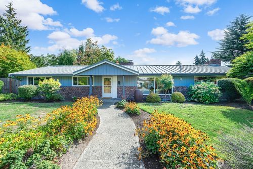 11006 Se 31st St, Bellevue, WA, 98004-7540 | Card Image