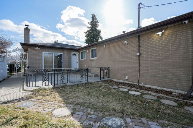 72 Brookland Dr, House other with 5 bedrooms, 4 bathrooms and 4 parking in Brampton ON | Image 36