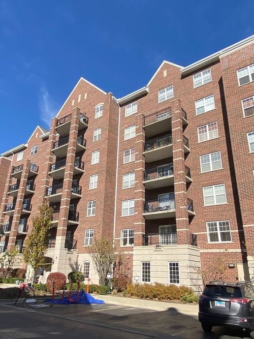 203-390 W Mahogany Ct, Palatine, IL, 60067-7800 | Card Image