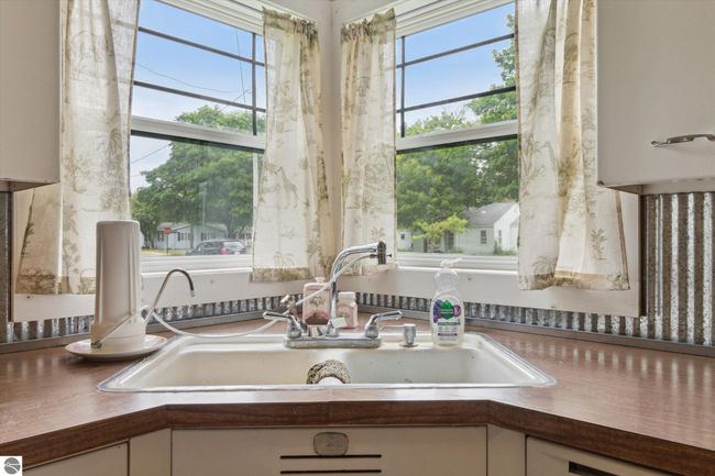 646 S Melze St, House other with 2 bedrooms, 1 bathrooms and null parking in Merrill MI | Image 11