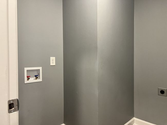 Seperate laundry room | Image 7