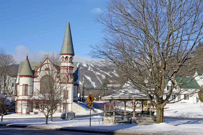 APT-11 - 30 Pond St, Condo with 2 bedrooms, 2 bathrooms and null parking in Ludlow VT | Image 27