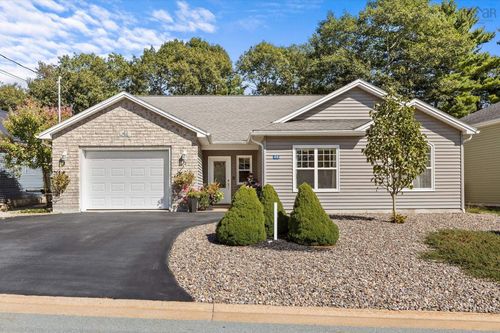 48 Acorn Dr, House with 3 bedrooms, 2 bathrooms and 3 parking in Bridgewater NS | Card Image