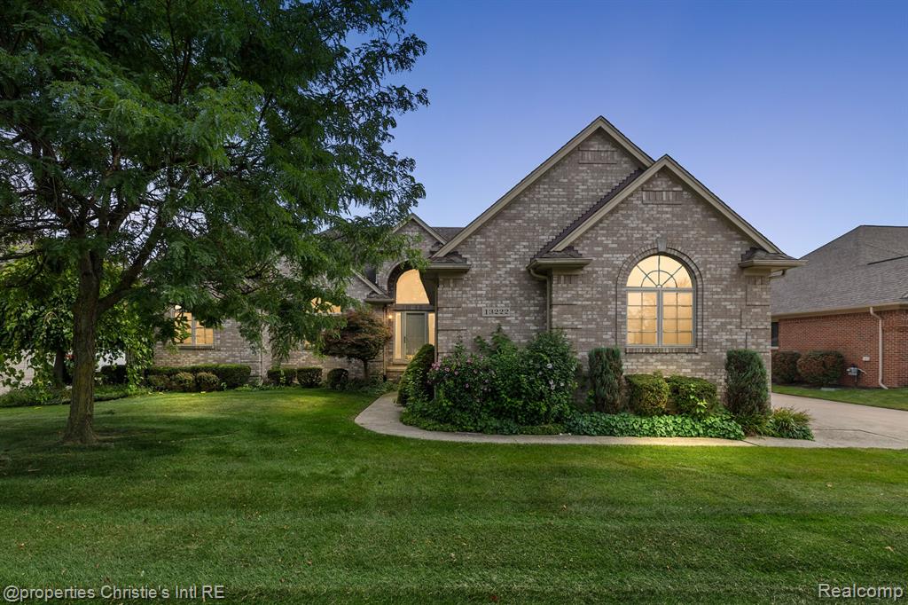 Van Pamel Dr, Shelby Township, MI 48315