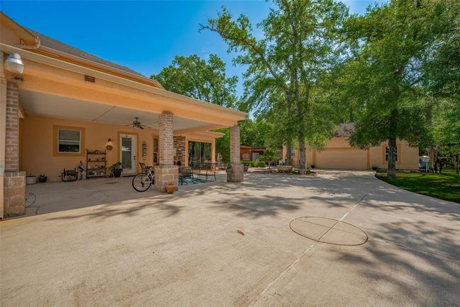 610 Wrangler Rd, Home with 4 bedrooms, 3 bathrooms and 2 parking in Wallis TX | Image 16