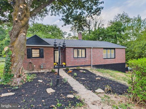 1230 S Albemarle St, YORK, PA, 17403-3323 | Card Image