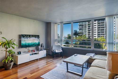 apt-458s-1500 Bay Rd, Miami Beach, FL, 33139-3217 | Card Image