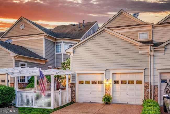 18985 Coreopsis Ter, Townhouse with 3 bedrooms, 4 bathrooms and null parking in LEESBURG VA | Image 5