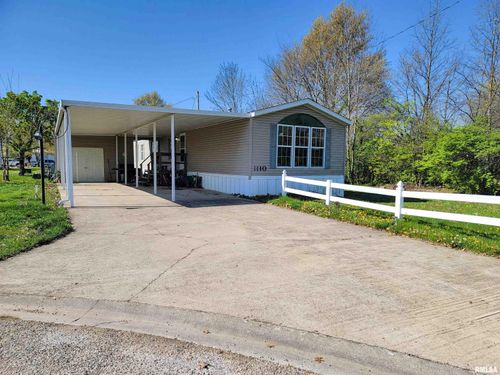 1110 W 7th St, Flora, IL, 62839-1175 | Card Image