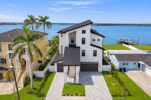 1843 Bayou Grande Blvd Ne, ST PETERSBURG, FL, 33703-1909 | Card Image
