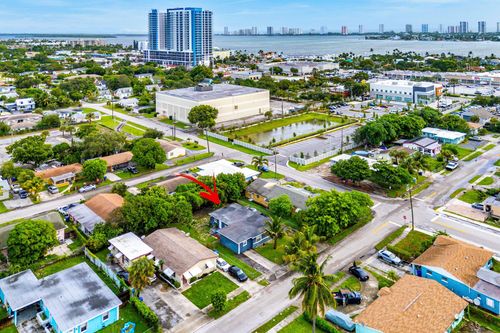 apt-1-112 W 34th St, Riviera Beach, FL, 33404-3005 | Card Image