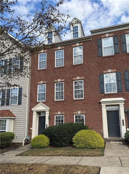 206 Village Pl, Wexford, PA, 15090-5644 | Card Image