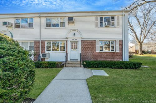 223-1530 212th St, Bayside, NY, 11360-1110 | Card Image