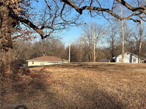 307/301 W Spring Street, El Dorado Springs, MO, 64744 | Card Image