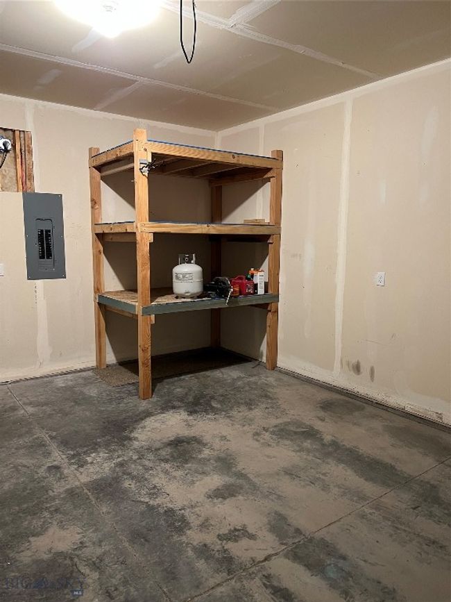 garage | Image 13