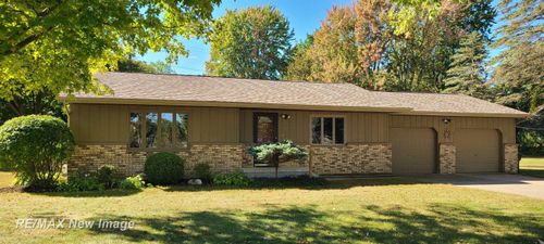 887 N 4th St, Chesaning, MI, 48616-1055 | Card Image